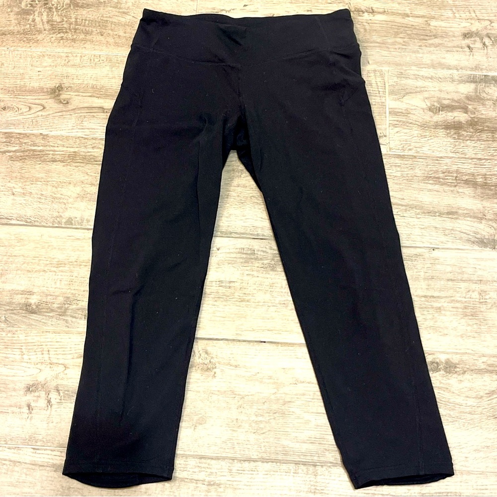 Athleta Power X's‎ and O's Capri Pants Lattice Women’s Sz Medium Black 549129-01